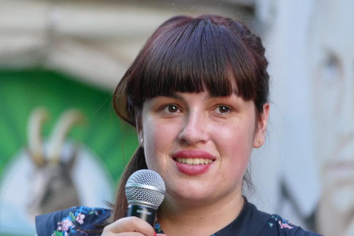 Korupcija ali lobizem: analiza povezav med kapitalom in državo.