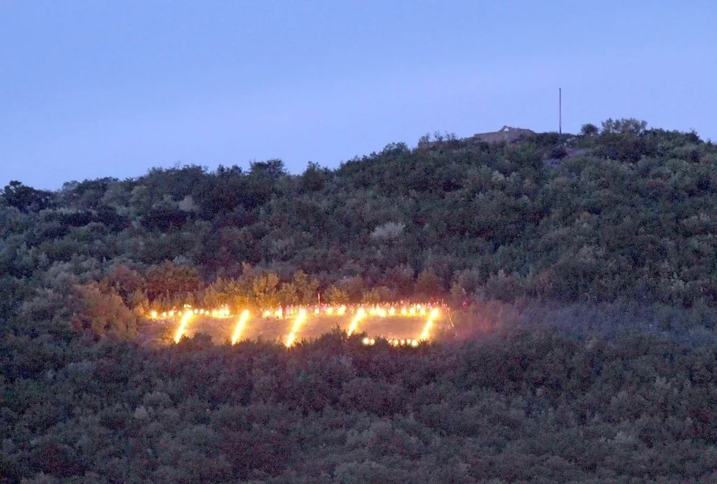 Nametan kup kamna z imenom diktatorja ni kulturna dediščina – je sramota