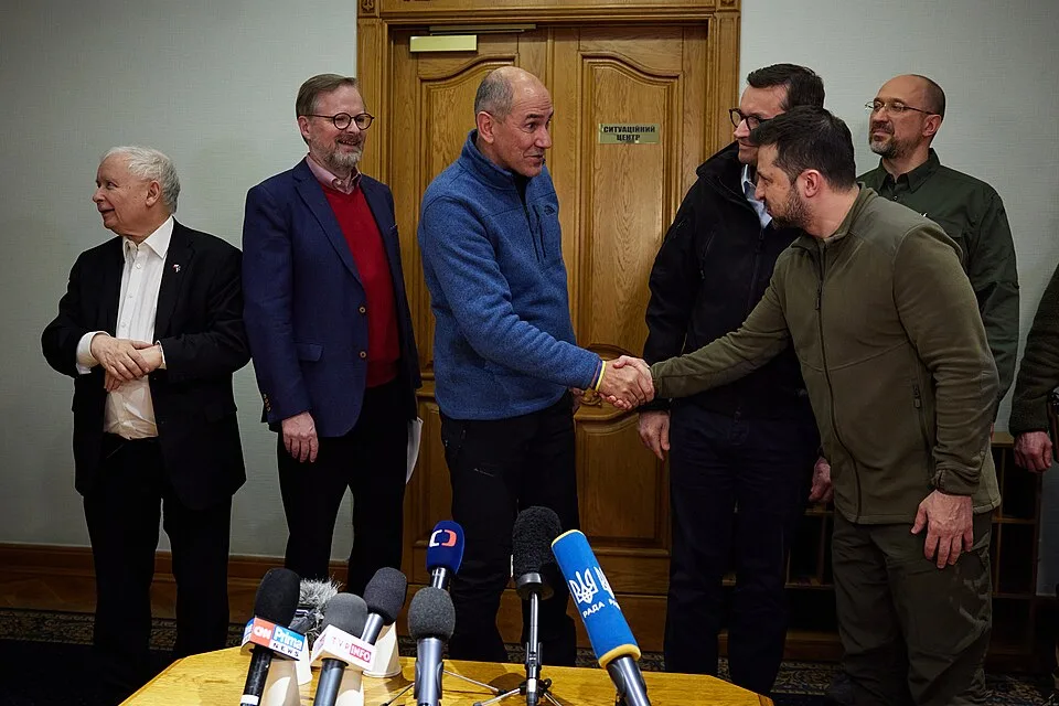 Premier opozarja: Nekaznovano zlo se vedno vrne – sporočilo iz Ukrajine