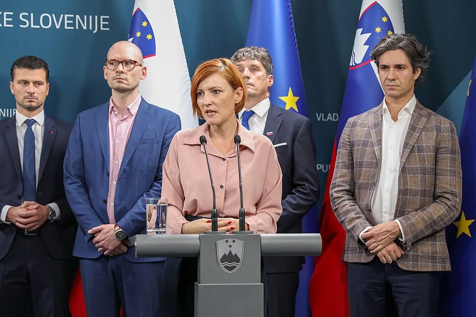 Ko številke ne lažejo – zakaj je ministrstvo moralo zamrzniti izplačila